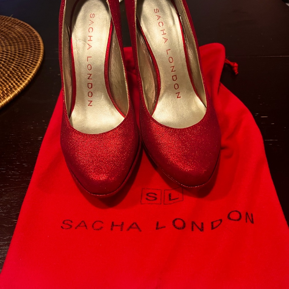 Sascha London red sparkly pumps, sz 5.5